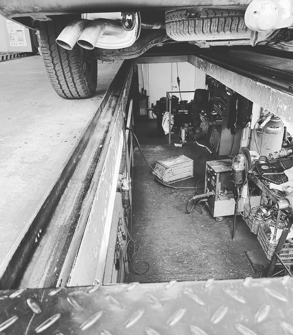 A busz építése — beépítés